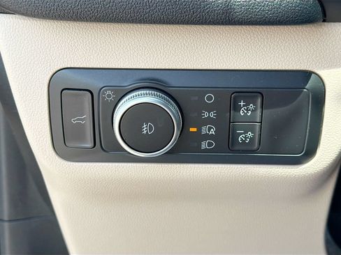 Used 2020 Ford Escape SEL FWD image 34