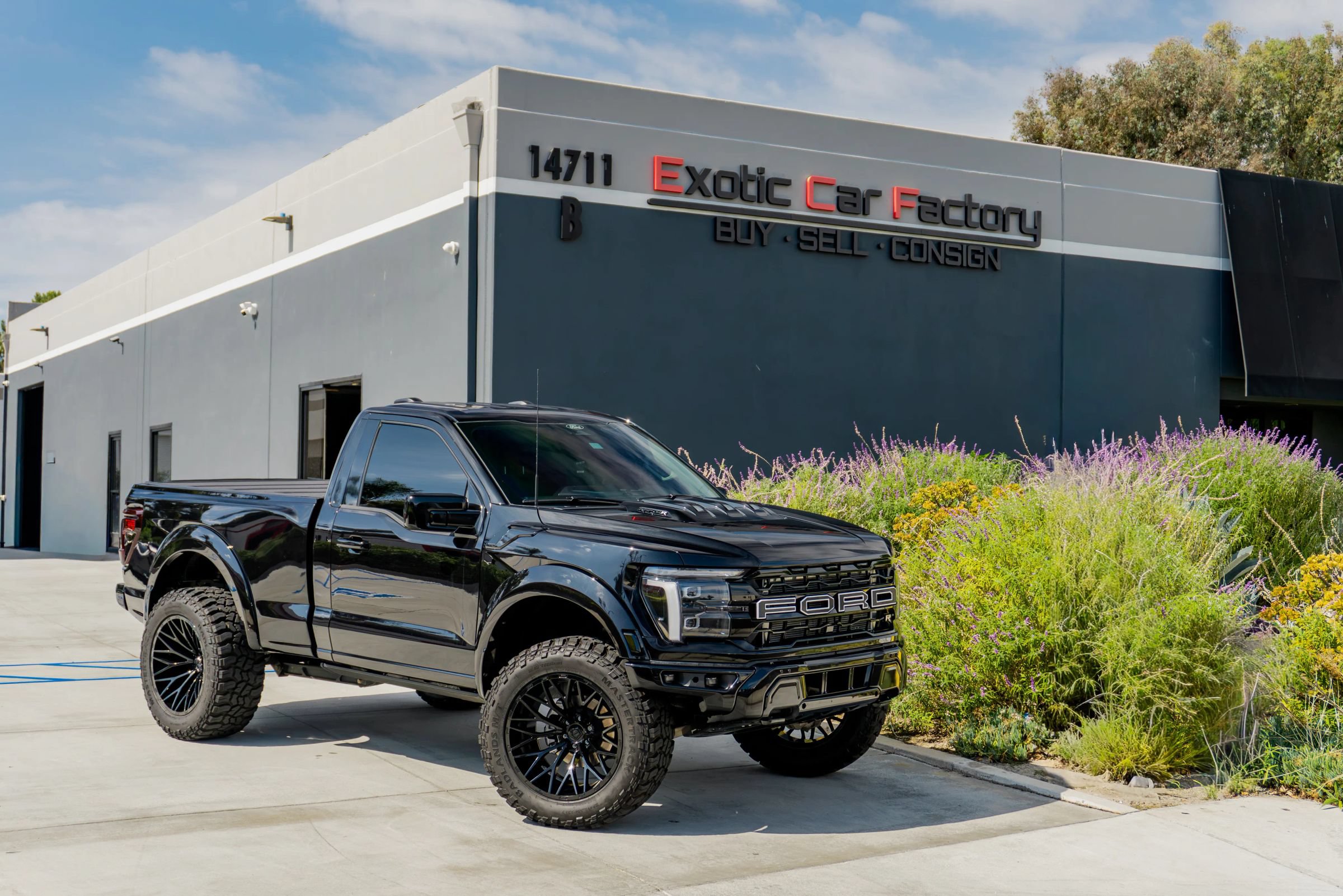 Used 2025 Ford F150 XL w/ Equipment Group 103A High AWD/4WD image 1