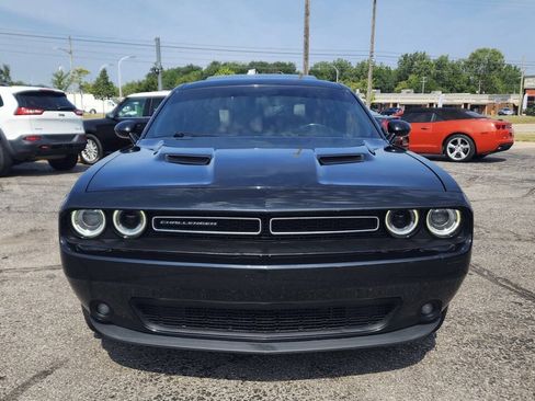 Used 2018 Dodge Challenger GT AWD/4WD image 7