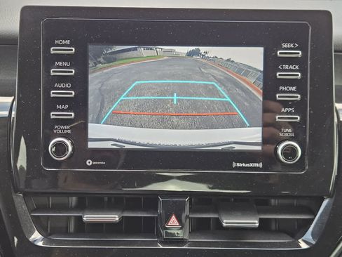 Used 2022 Toyota Camry SE FWD image 16
