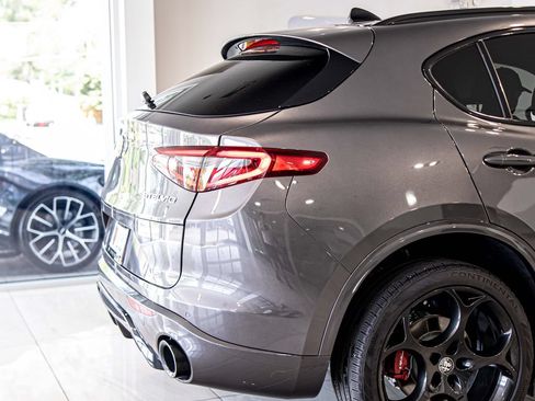 Used 2022 Alfa Romeo Stelvio Veloce AWD/4WD image 12