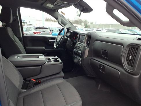 Used 2025 Chevrolet Silverado 1500 Custom w/ Turbomax Blackout Package image 17