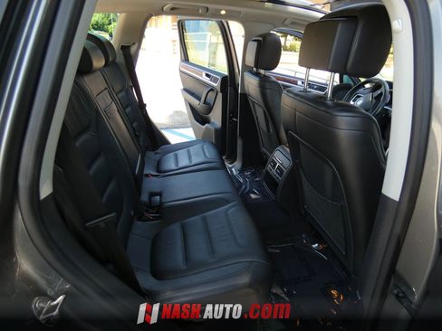 Used 2014 Volkswagen Touareg VR6 AWD/4WD image 32