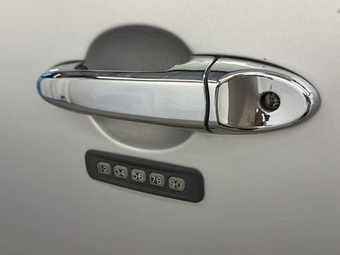 Used 2009 Ford Escape XLT image 15