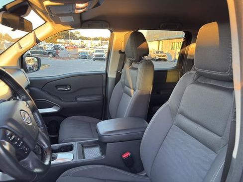 Used 2024 Nissan Frontier SV w/ SV Convenience Package image 12