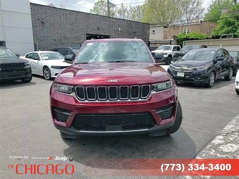 New 2025 Jeep Grand Cherokee Laredo image 14