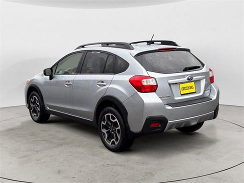 Used 2017 Subaru Crosstrek 2.0i Premium image 3