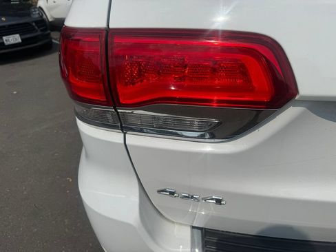 Used 2021 Jeep Grand Cherokee Overland AWD/4WD image 37