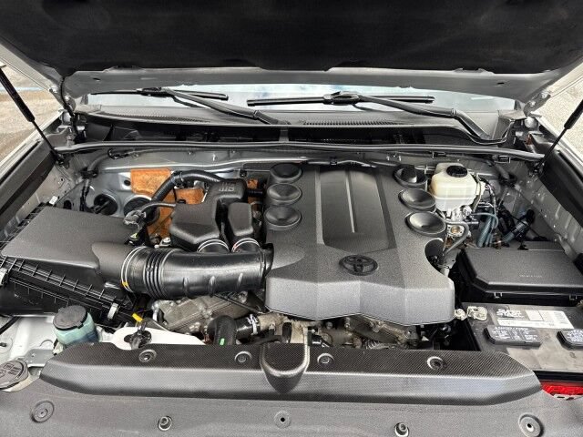 Used 2012 Toyota 4Runner Limited AWD/4WD image 18