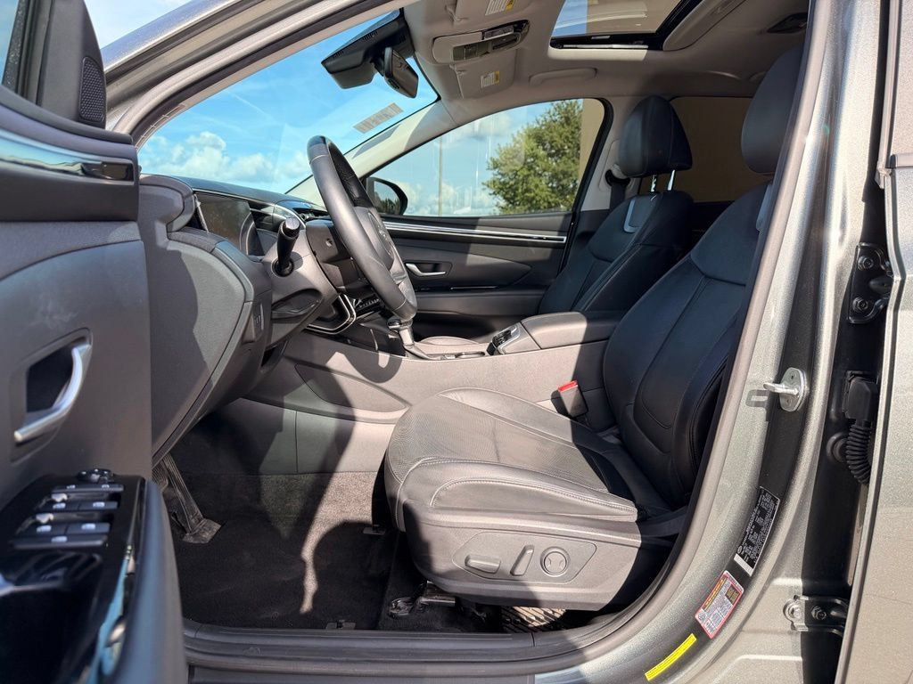Used 2022 Hyundai Tucson SEL w/ Convenience + Premium Package FWD image 2