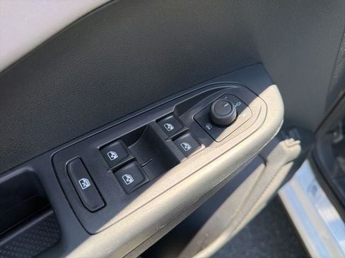 Certified 2023 Volkswagen Taos SE AWD/4WD image 20