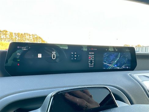 Used 2025 Ford Expedition Platinum image 12