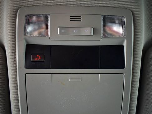 Used 2022 Toyota Tacoma SR5 w/ Technology Package image 27