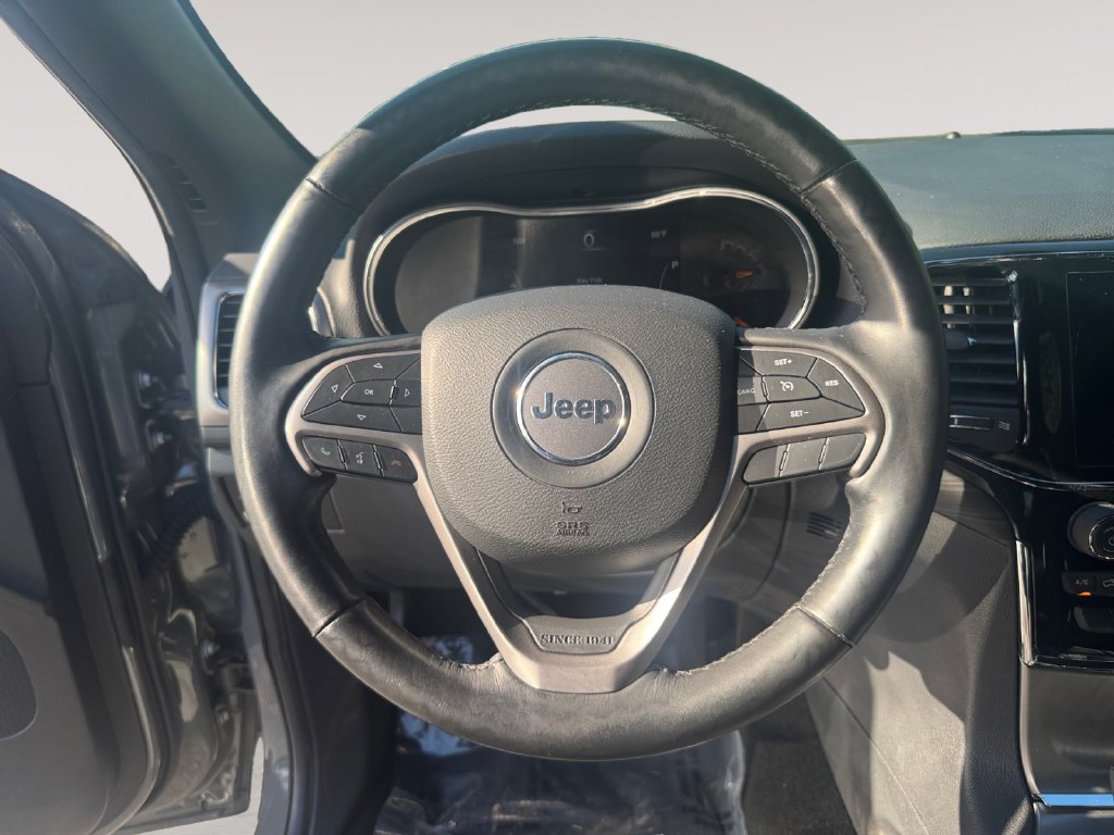 Used 2020 Jeep Grand Cherokee Altitude AWD/4WD image 12