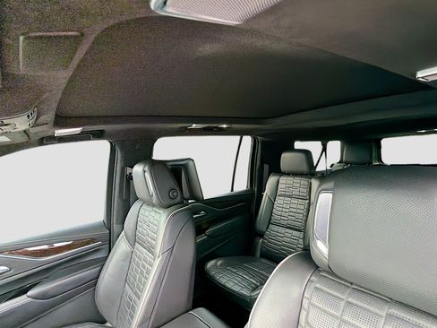 Used 2023 Cadillac Escalade ESV Sport Platinum w/ LPO, ONYX Package AWD/4WD image 27