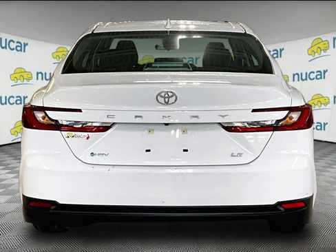 Used 2025 Toyota Camry LE image 5