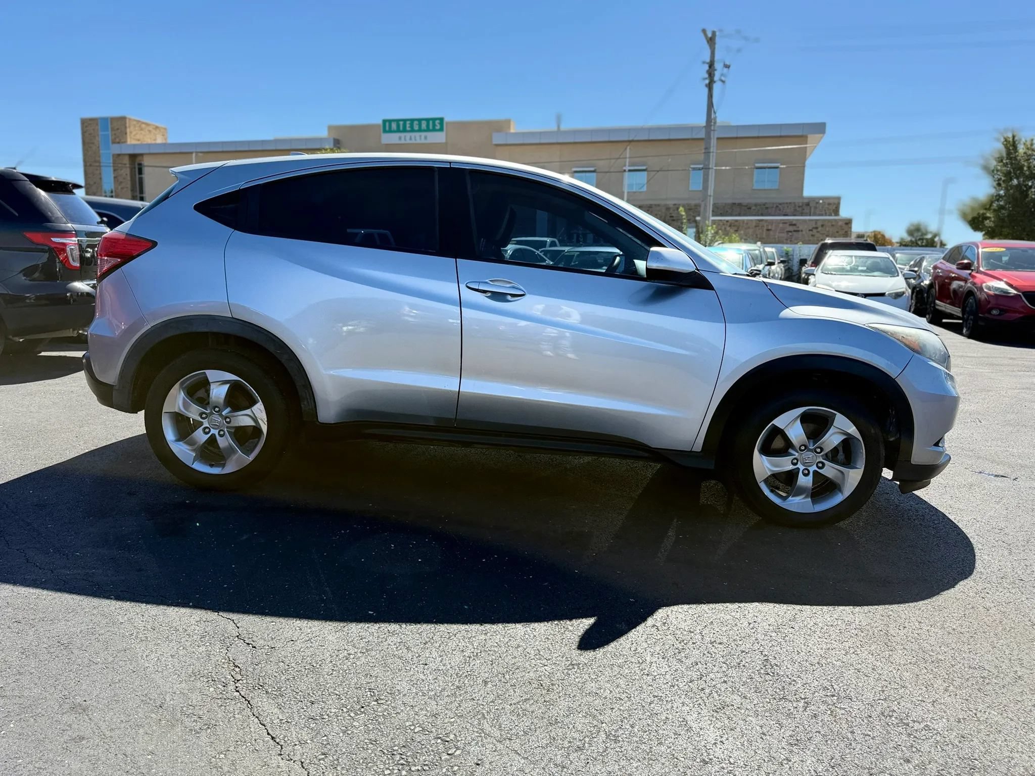 Used 2016 Honda HR-V LX image 2