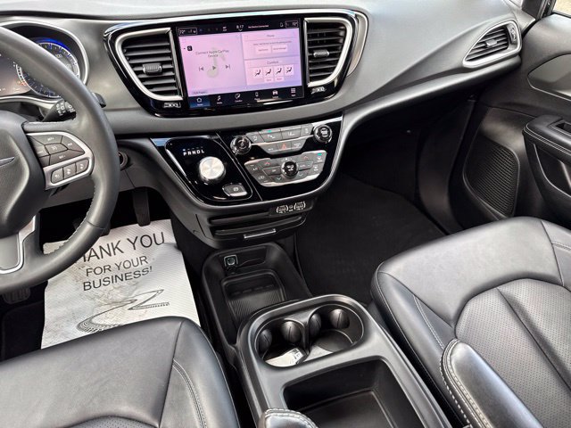 Used 2025 Chrysler Pacifica Select FWD image 23