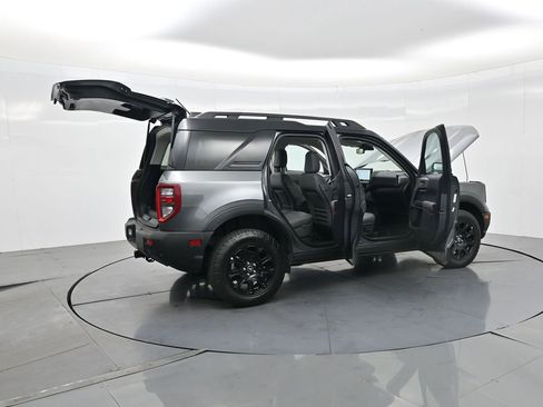Used 2025 Ford Bronco Sport Badlands image 40