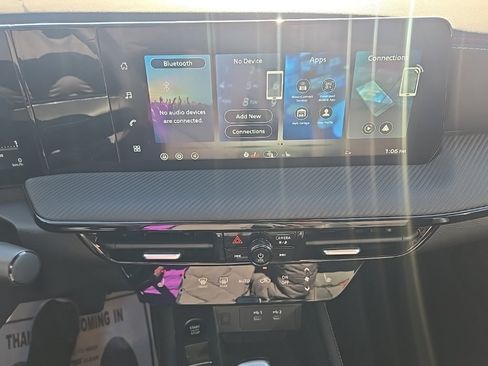 New 2026 Nissan Kicks SR image 19