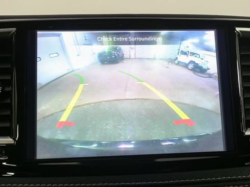Used 2023 Chrysler Pacifica Touring-L FWD image 28