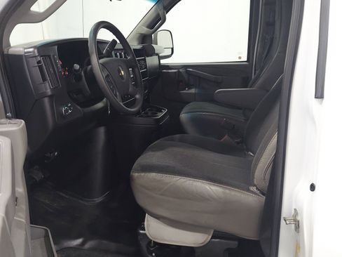 Used 2024 Chevrolet Express 2500 w/ Driver Convenience Package RWD image 13