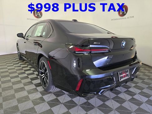 New 2025 BMW 750e xDrive image 7