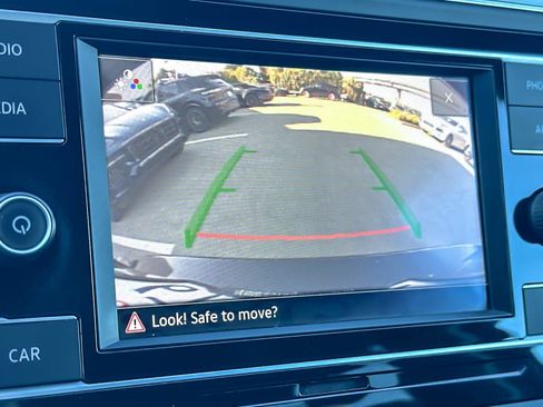 Used 2018 Volkswagen Atlas S image 19