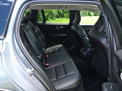 Used 2020 Volvo V60 T5 Cross Country AWD/4WD image 21