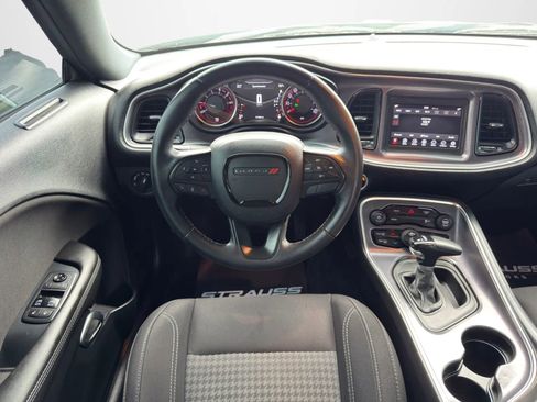 Used 2018 Dodge Challenger SXT RWD image 15