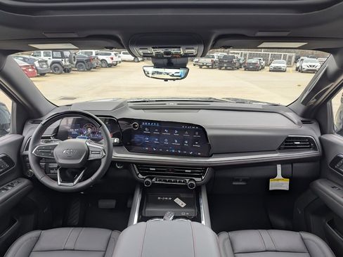 New 2026 Chevrolet Suburban RST image 18