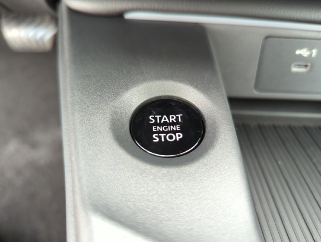 Used 2026 Nissan Sentra SR w/ Floor Mat Package FWD image 35