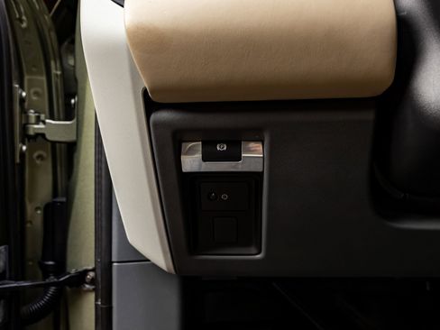 Used 2020 Land Rover Defender 110 HSE image 17