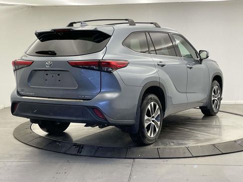 Used 2020 Toyota Highlander XLE image 7