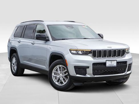 Used 2024 Jeep Grand Cherokee L Laredo AWD/4WD image 2