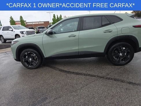Used 2024 Chevrolet Trax RS w/ Sunroof Package FWD image 12