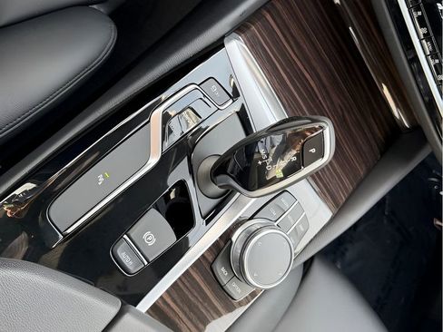 Used 2020 BMW 530i xDrive w/ Premium Package image 30