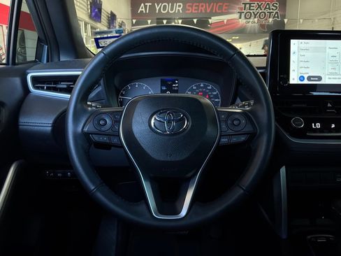 Used 2024 Toyota Corolla Cross AWD Hybrid image 37