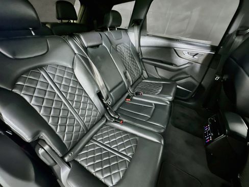 Used 2023 Audi SQ7 Prestige w/ Prestige Package AWD/4WD image 28