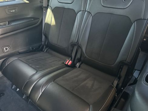 Used 2022 Jeep Grand Cherokee L Laredo RWD image 17