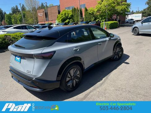 Used 2023 Nissan Ariya AWD image 11