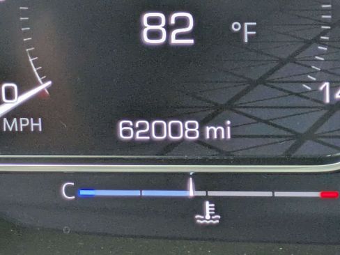 Used 2024 GMC Yukon Denali RWD image 31