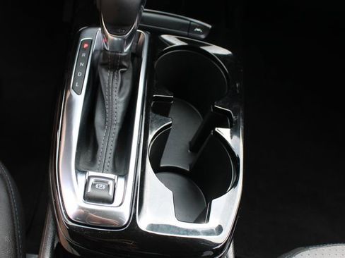 Used 2025 Chevrolet Trax LT image 40