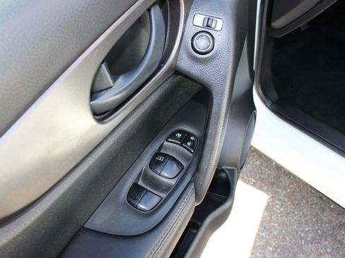 Used 2019 Nissan Rogue Sport S w/ Appearance Package image 13