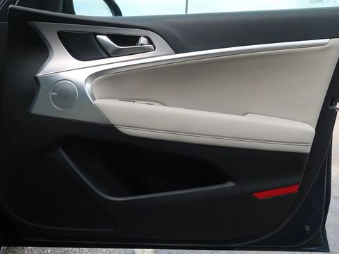 Used 2019 Genesis G70 2.0T Sport RWD image 47