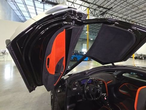 Used 2021 McLaren 765LT RWD image 5