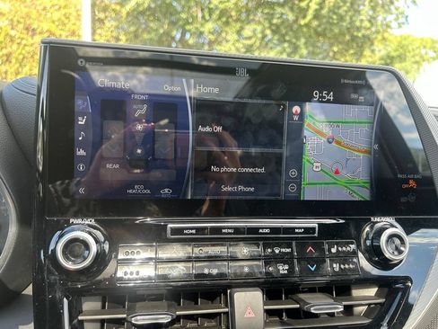 Used 2022 Toyota Highlander Platinum FWD image 28