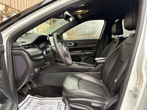 Used 2024 Jeep Compass Trailhawk image 19