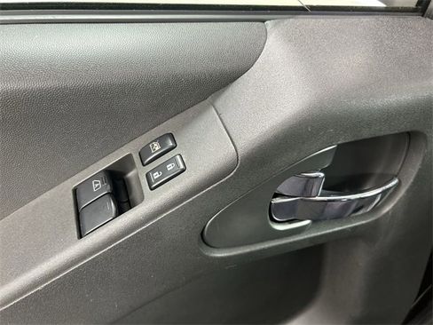 Used 2016 Nissan Frontier SV w/ SV Value Truck Package image 11