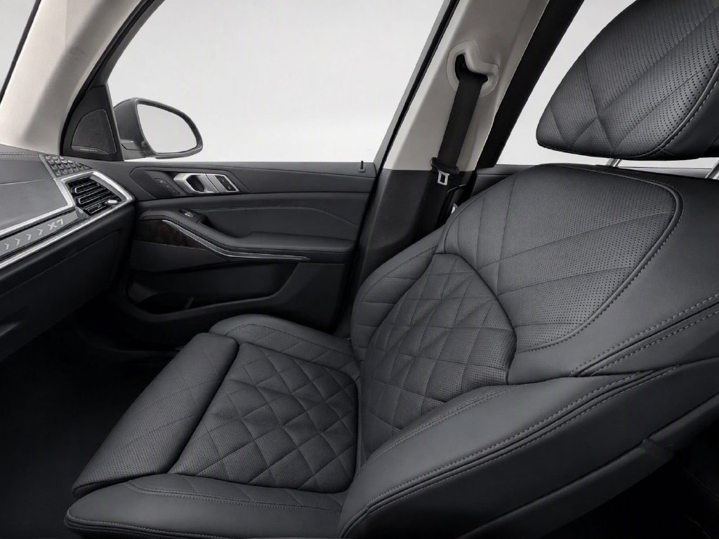 Certified 2025 BMW X7 xDrive40i AWD/4WD image 29